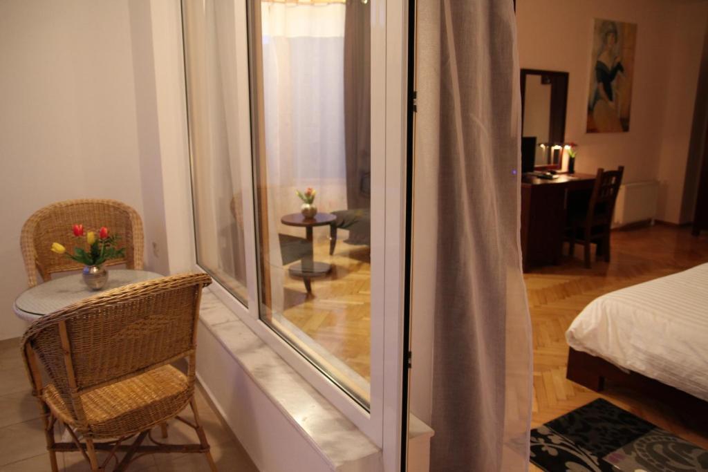 Hotel De Paris Tirana Exterior foto